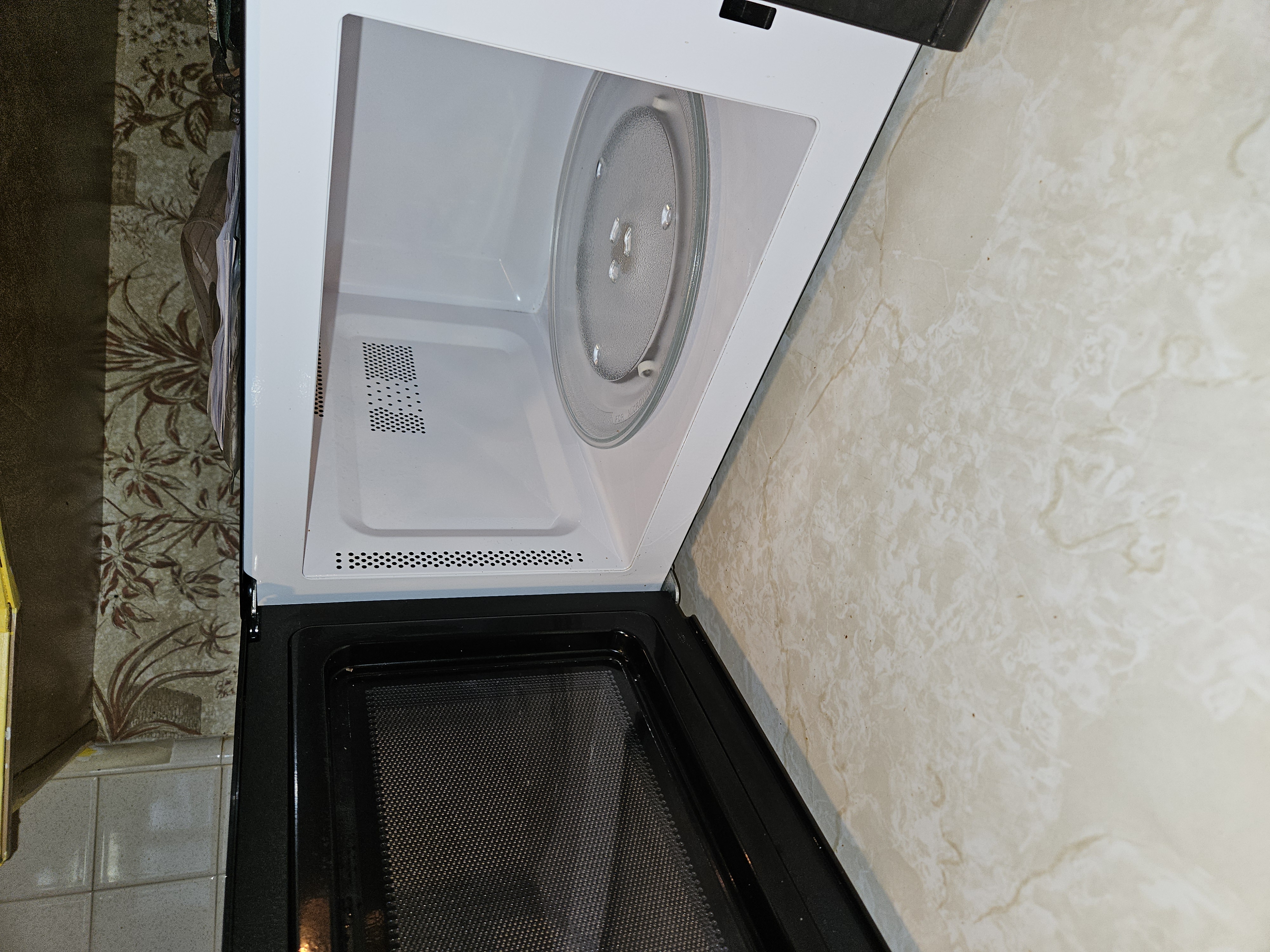 Before cleaning - Microwave detail clean · NW Portland