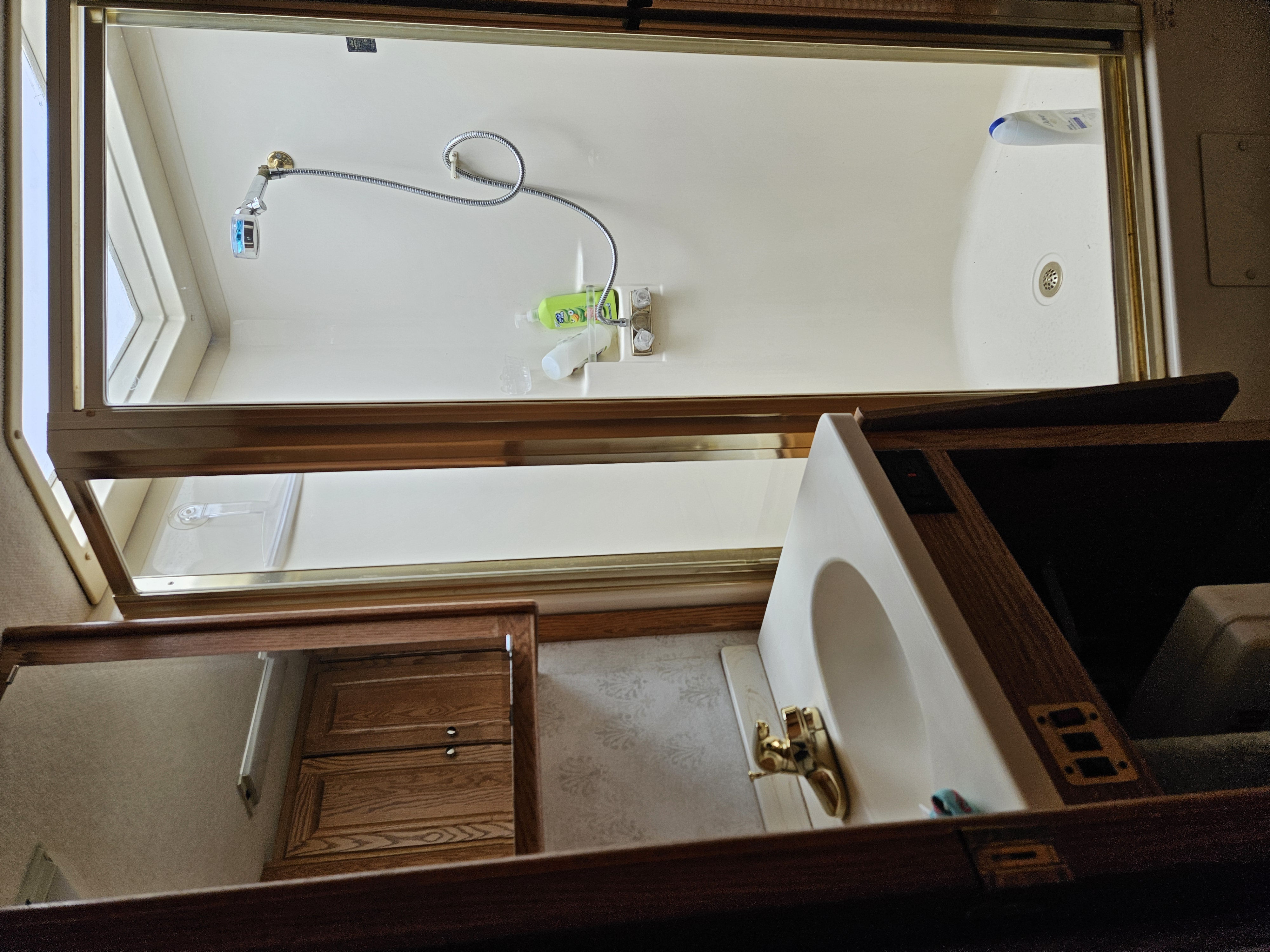 Before cleaning - Shower deep clean · Downtown